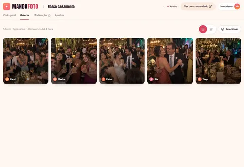 Galeria do álbum de demonstração com as fotos recebidas dos convidados, cada uma com o nome de quem enviou